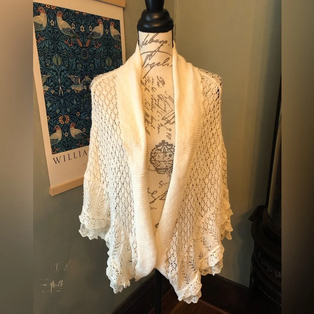 LIZ LISA Hime Gyaru ivory open knit batwing cardigan - Picture 2 of 6